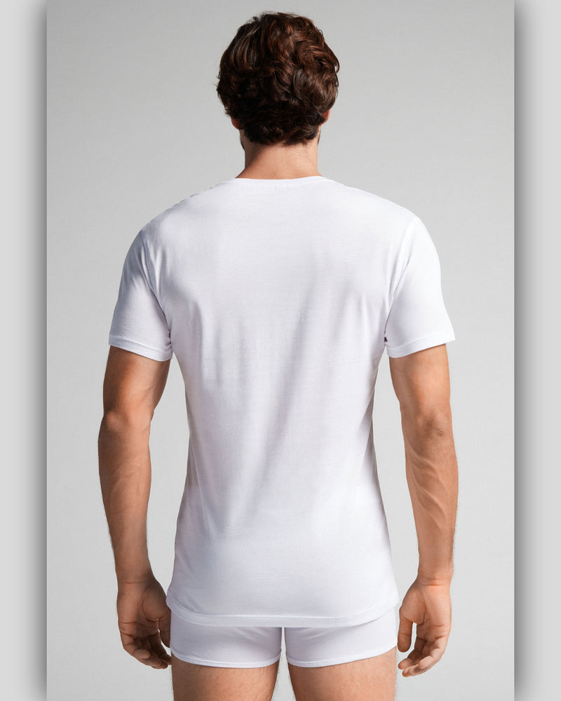 Performance summer Vneck  white