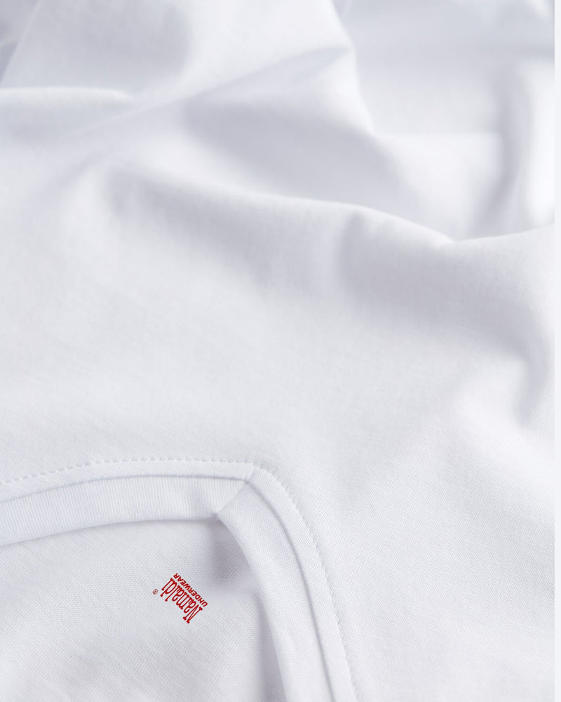 Performance summer Vneck  white